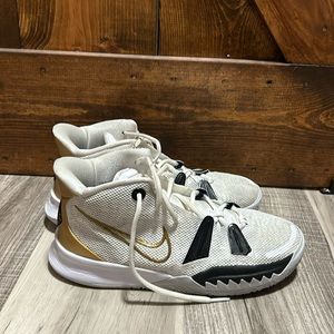 KYRIE 7 basketball shoes-white/gold/black-size youth 7-women’s 8.5